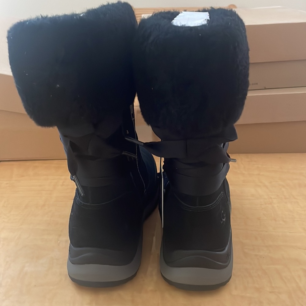 Ugg Women’s Ingalls Snow Boot. - Picture 3 of 6